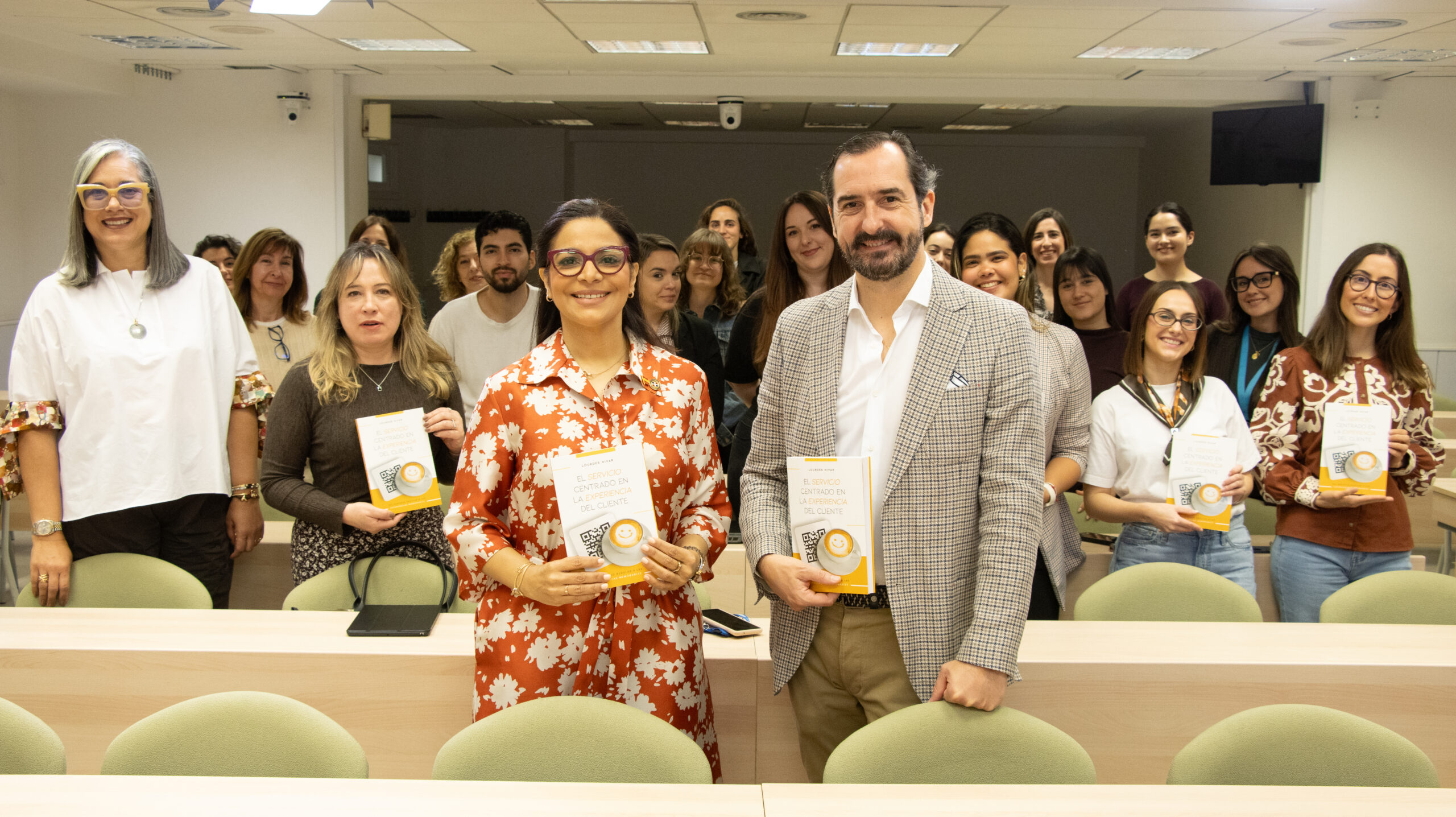 Firma de libros Louders Nivar — 10