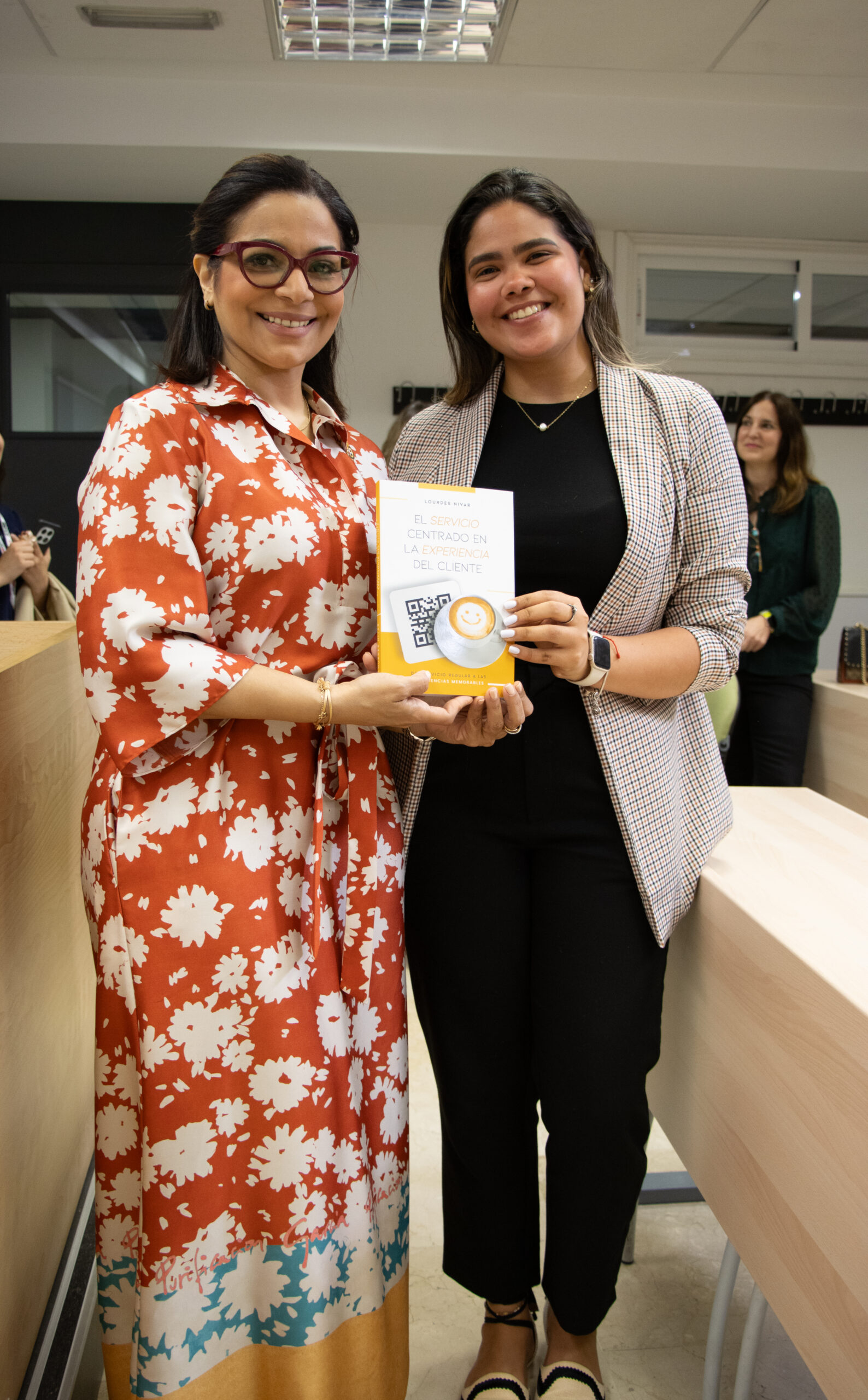 Firma de libros Louders Nivar — 4