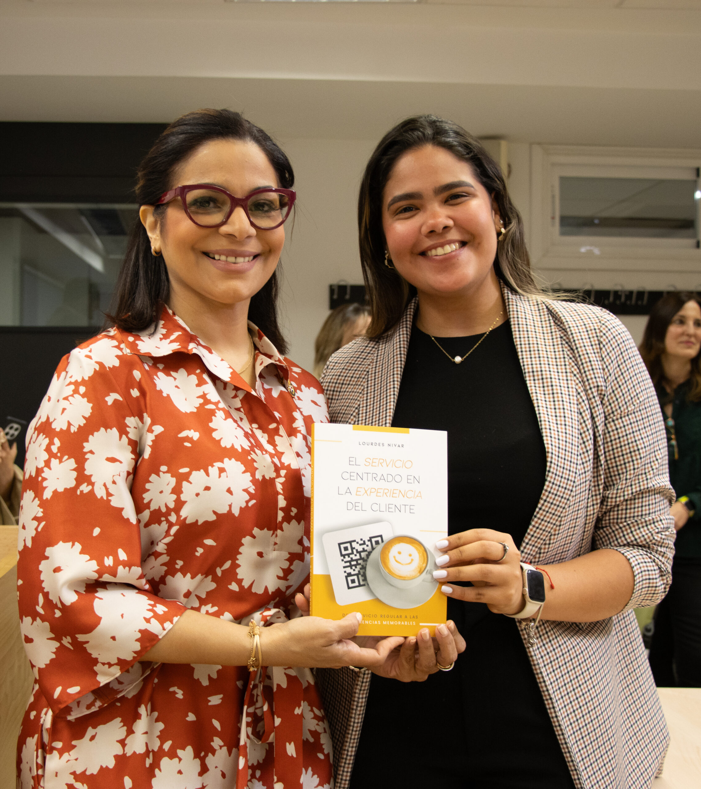 Firma de libros Louders Nivar — 5