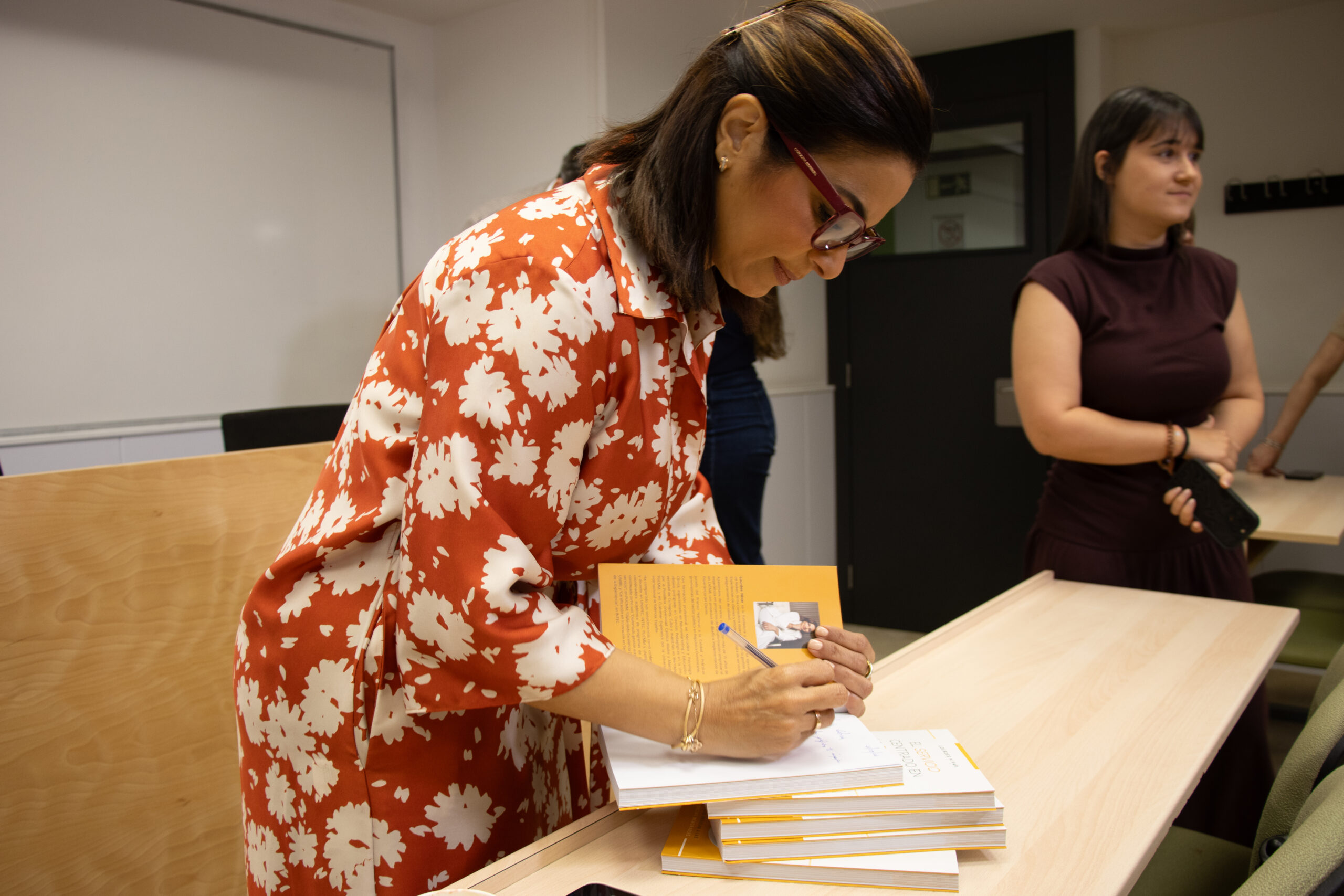 Firma de libros Louders Nivar — 6